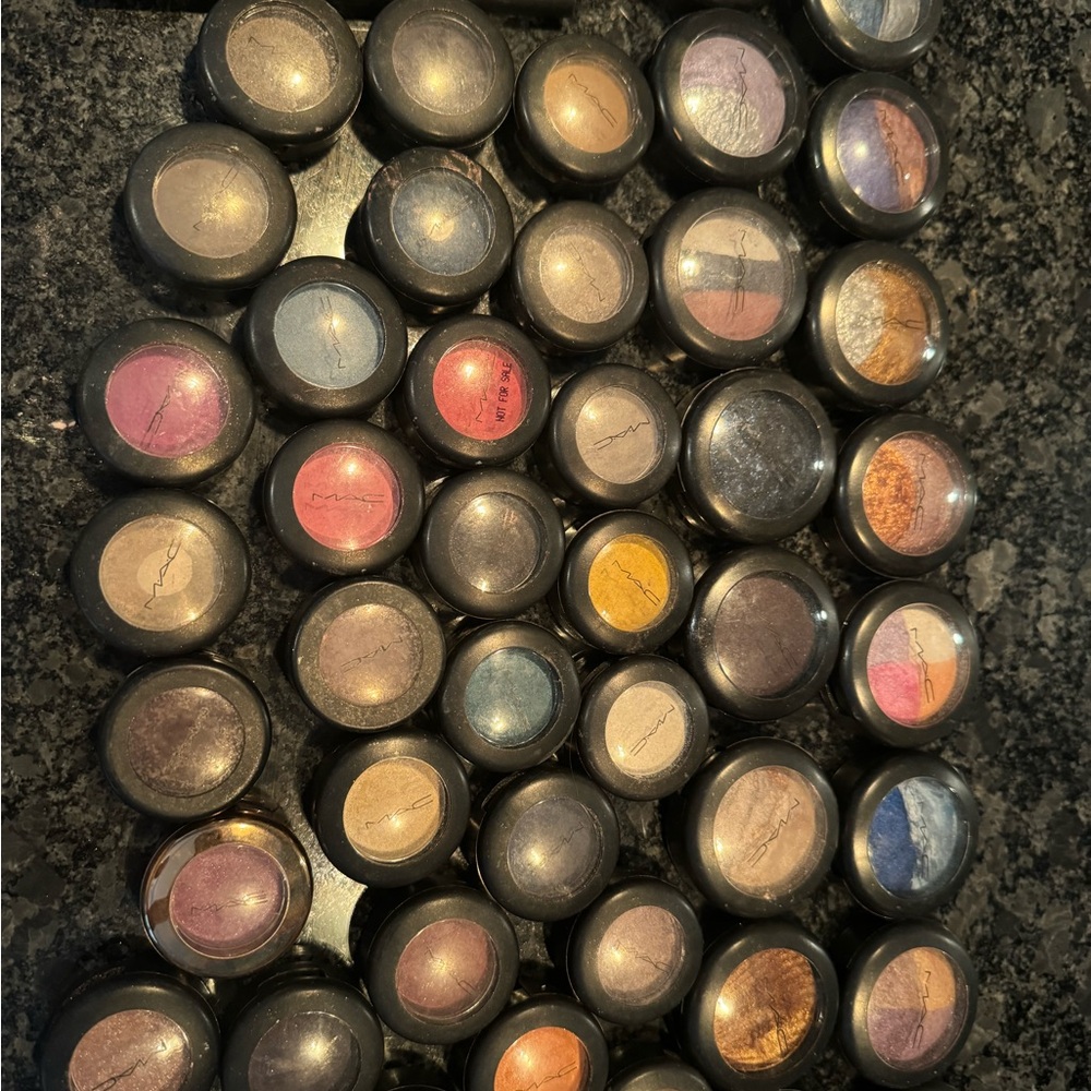 MAC eyeshadows - Picture 6 of 7
